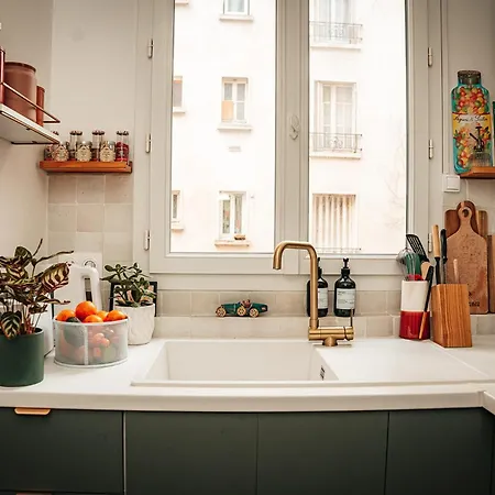 Renovated On Courtyard Paris